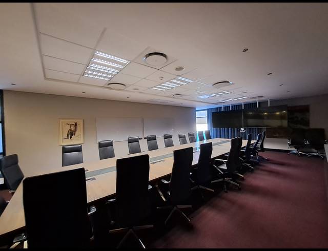 5,381M² OFFICE TO LET IN SANDHURST